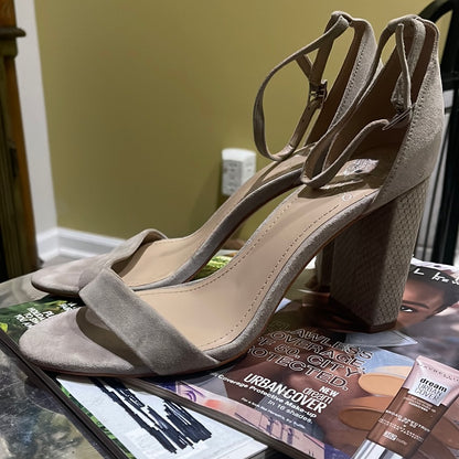 Vince Camuto Size9